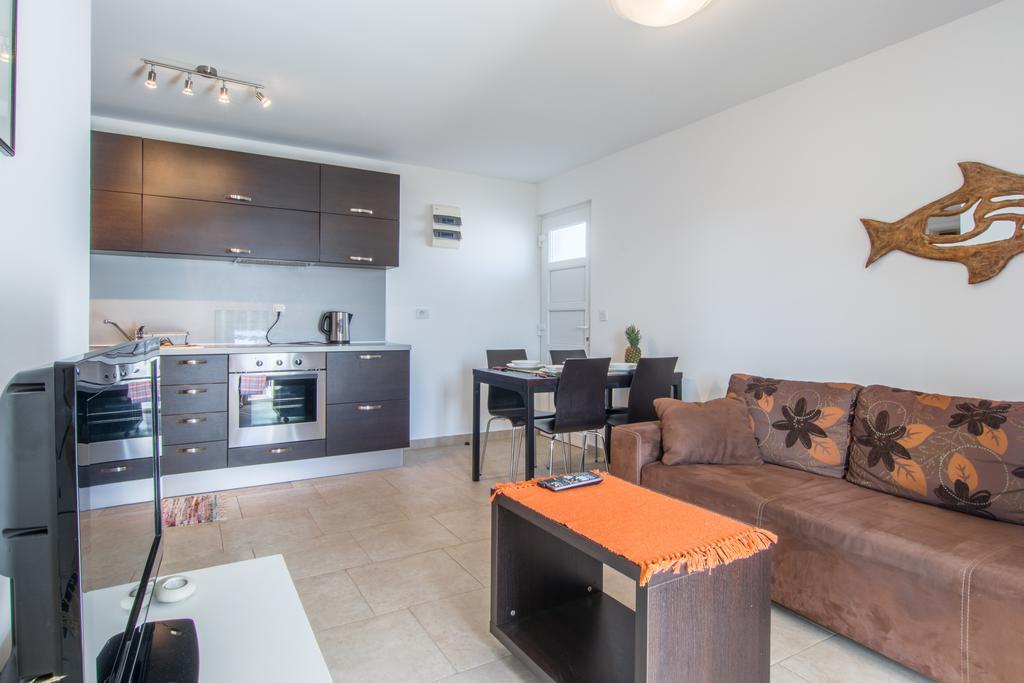 Apartments Domuzin Biograd Na Moru Exterior foto