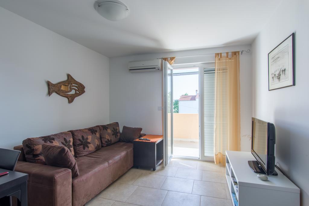 Apartments Domuzin Biograd Na Moru Exterior foto