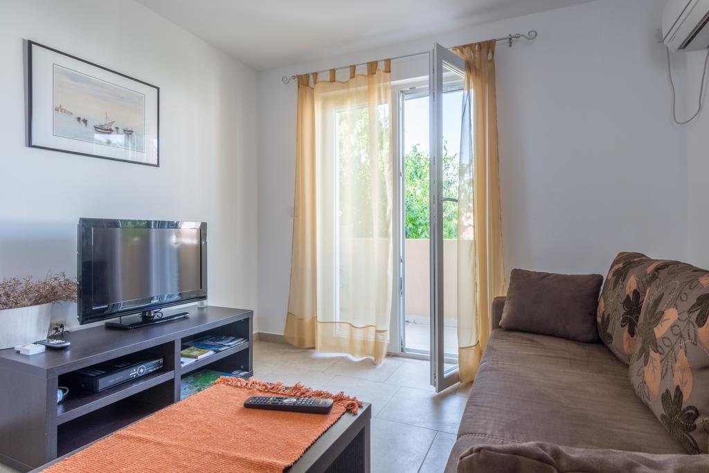 Apartments Domuzin Biograd Na Moru Exterior foto