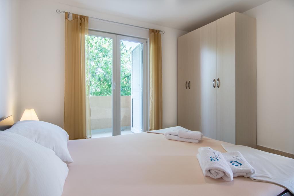 Apartments Domuzin Biograd Na Moru Exterior foto